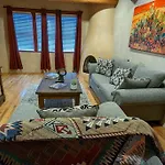 Enchanted Casita With Private Outdoor Hot Tub And Patio, Near Plaza, Sleeps 4 With Free Parking Apartamento Santa Fe