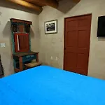 Enchanted Casita With Private Outdoor Hot Tub And Patio, Near Plaza, Sleeps 4 With Free Parking Santa Fe