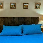 Enchanted Casita With Private Outdoor Hot Tub And Patio, Near Santa Fe Plaza, Sleeps 4 With Free Parking