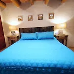 Enchanted Casita With Private Outdoor Hot Tub And Patio, Near Plaza, Sleeps 4 With Free Parking Apartamento *