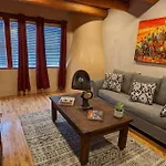 Enchanted Casita With Private Outdoor Hot Tub And Patio, Near Plaza, Sleeps 4 With Free Parking Apartamento Santa Fe