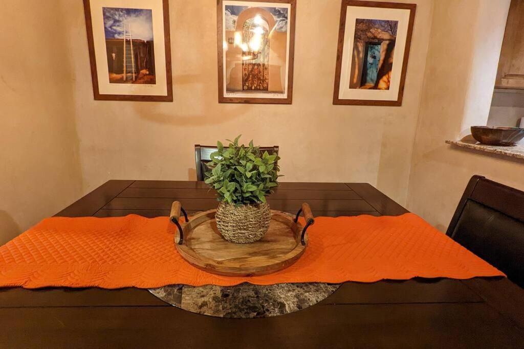 Oasis: Cozy Retreat With Hot Tub Near Town Square
