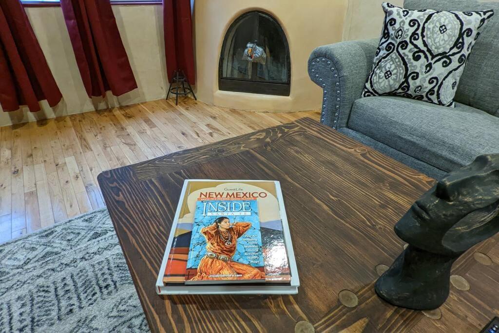Oasis: Cozy Retreat With Hot Tub Near Town Square