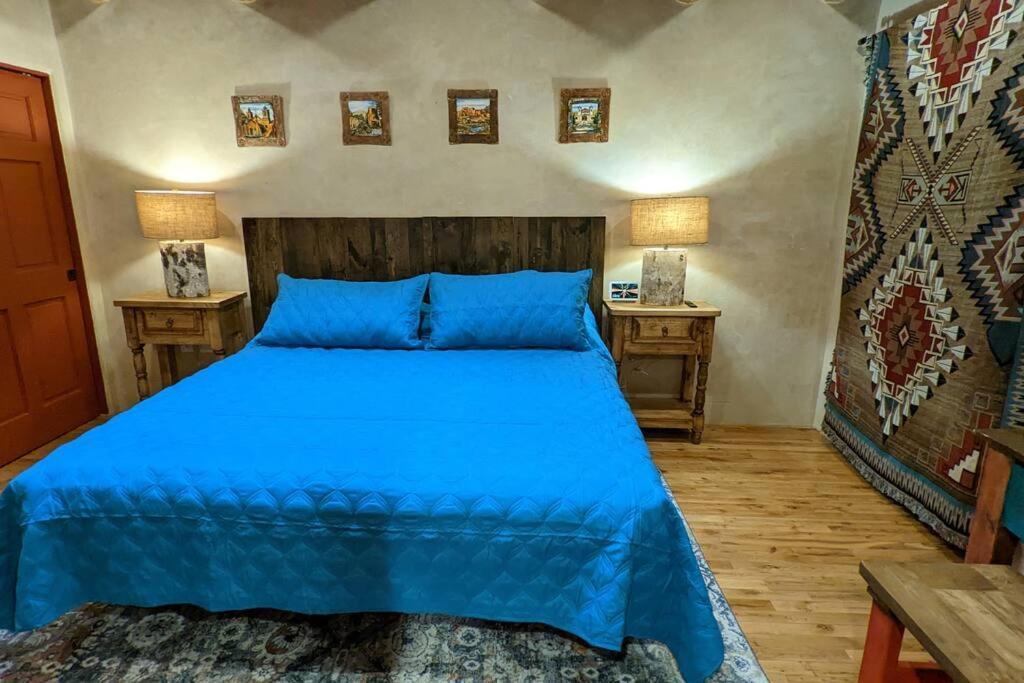 Oasis: Cozy Retreat With Hot Tub Near Town Square * Santa Fé